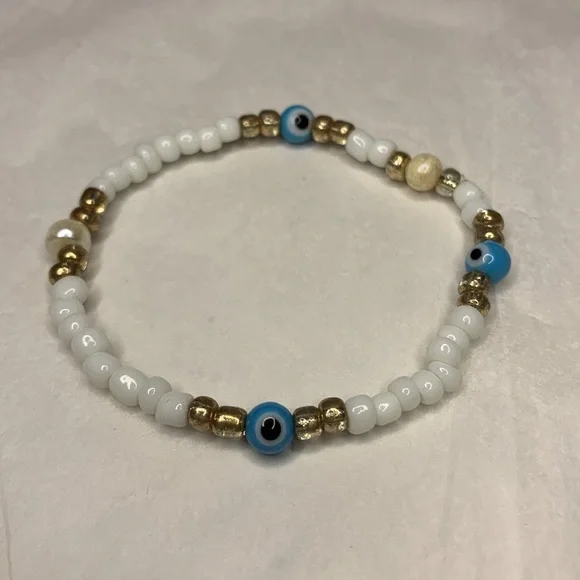5/$20 ENTIRE SHOP CLEARANCE Evil eye handmade beaded bracelet 🧿🪬 - Picture 2 of 4